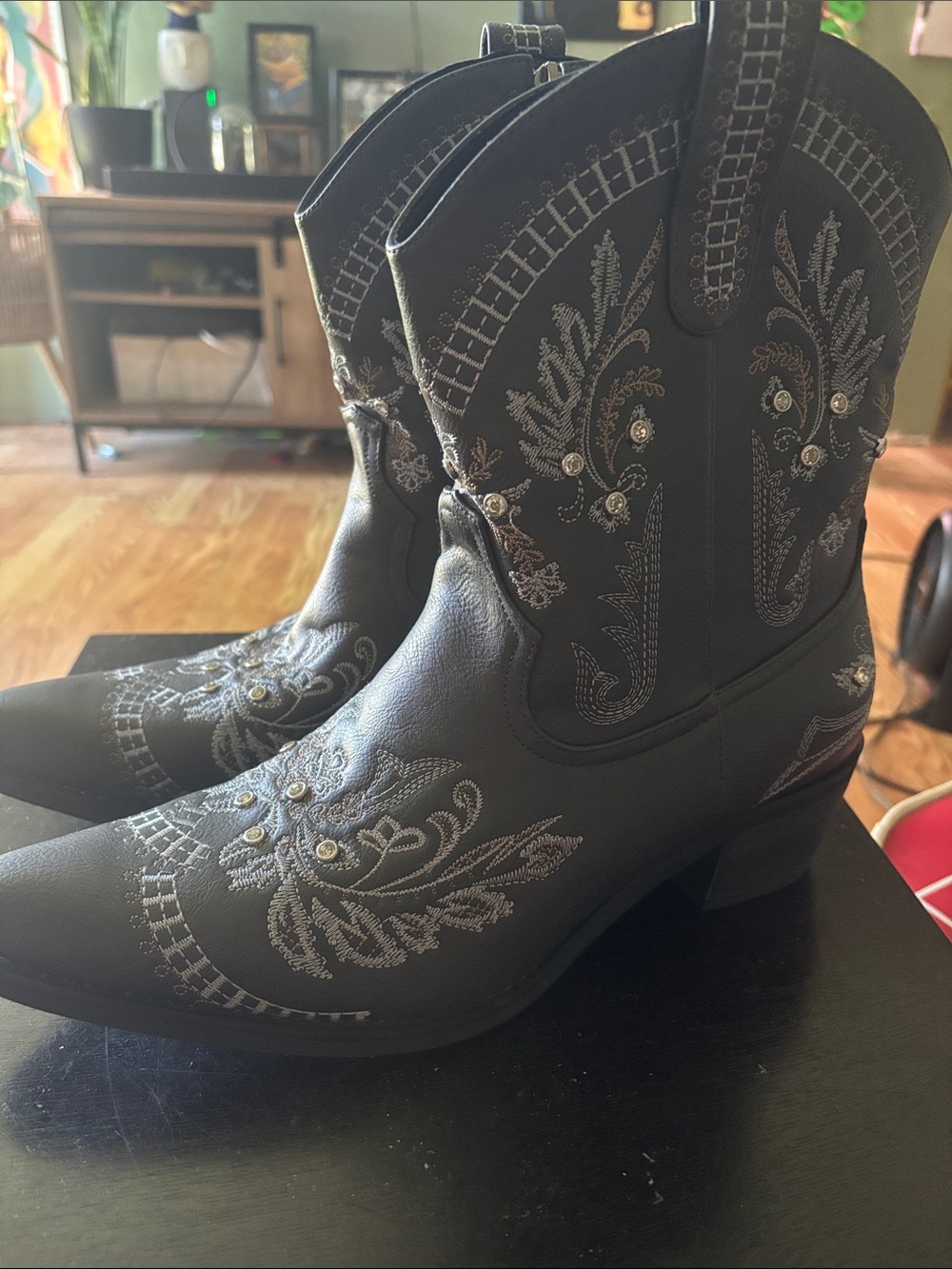 Women's Black Embroidered zip up Western Boots